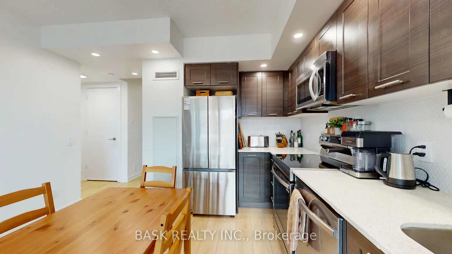 2220, Lake Shore, Mimico, Toronto