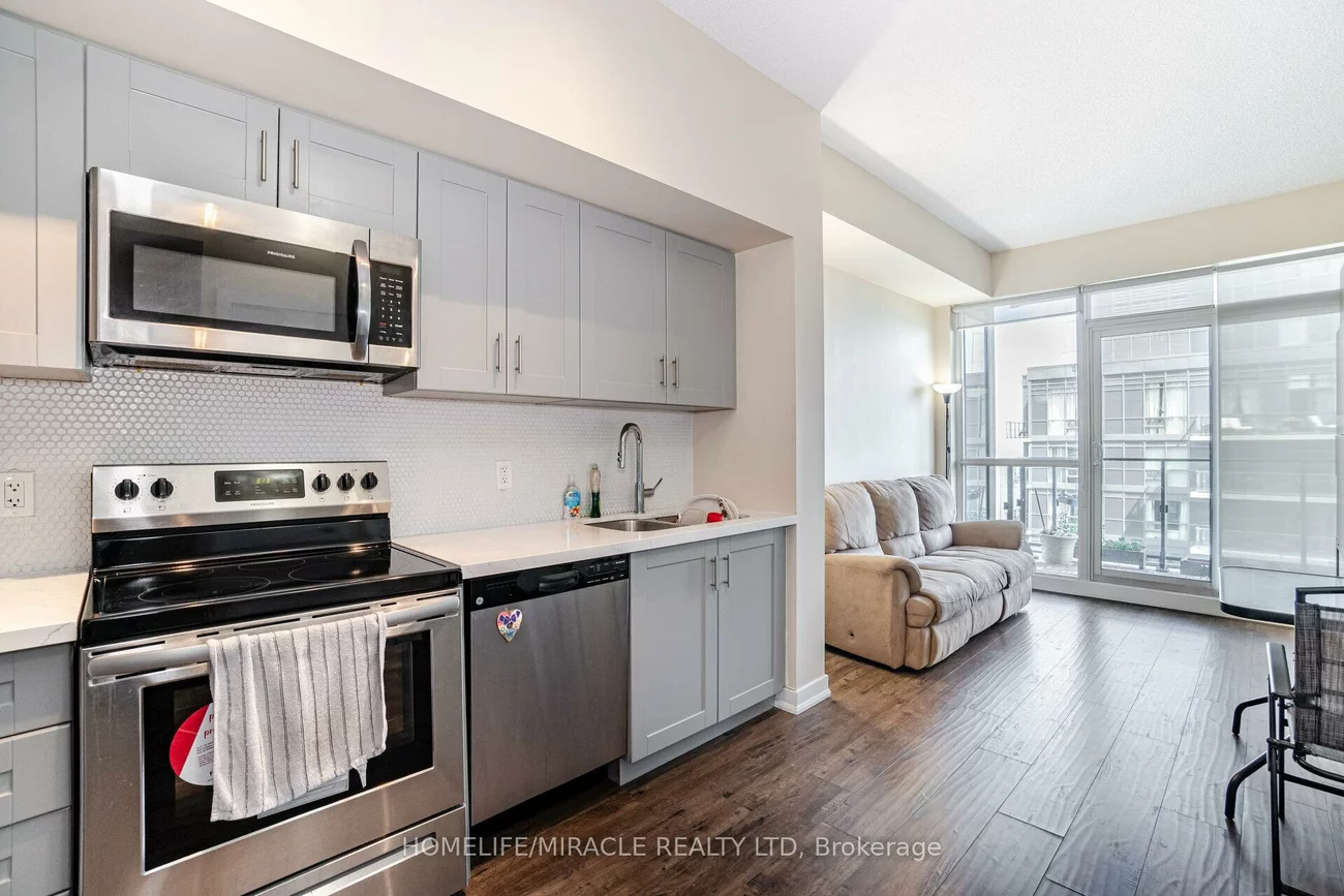 2220, Lake Shore, Mimico, Toronto