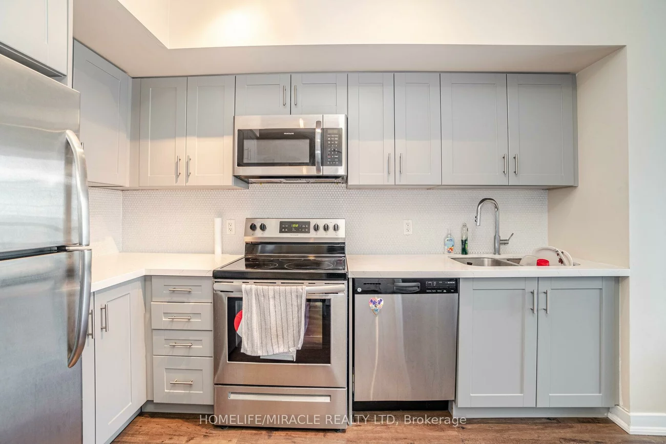 2220, Lake Shore, Mimico, Toronto