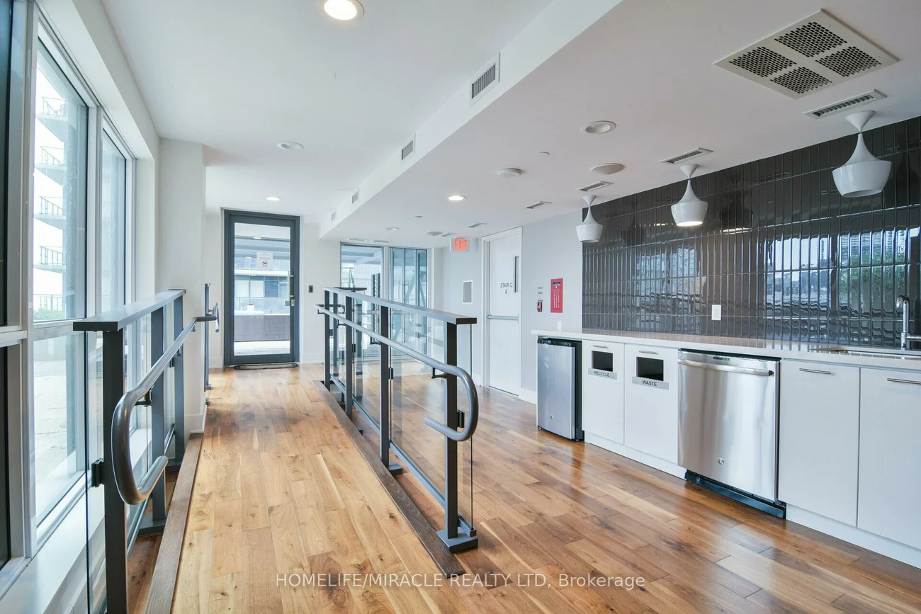 2220, Lake Shore, Mimico, Toronto