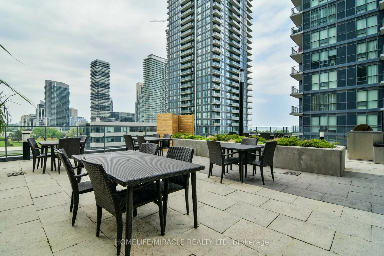 2220, Lake Shore, Mimico, Toronto