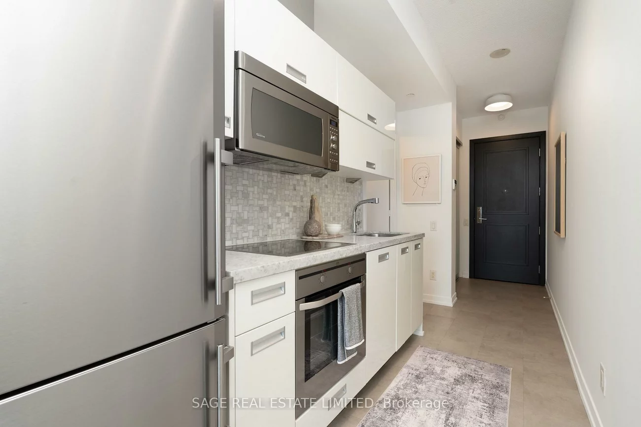 88, Park Lawn, Mimico, Toronto