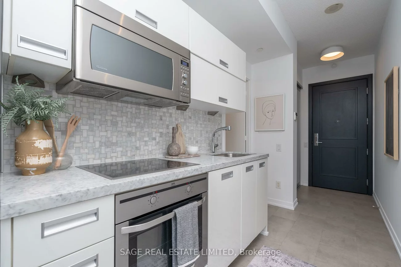 88, Park Lawn, Mimico, Toronto