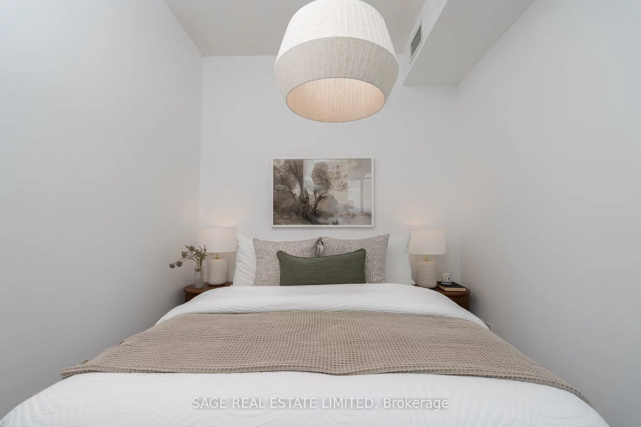 88, Park Lawn, Mimico, Toronto