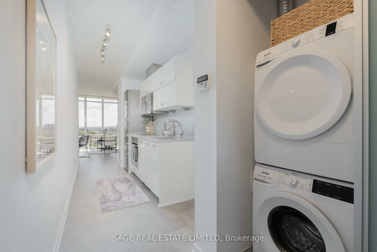 88, Park Lawn, Mimico, Toronto