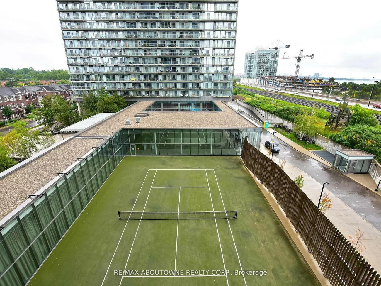 105, The Queensway, High Park-Swansea, Toronto