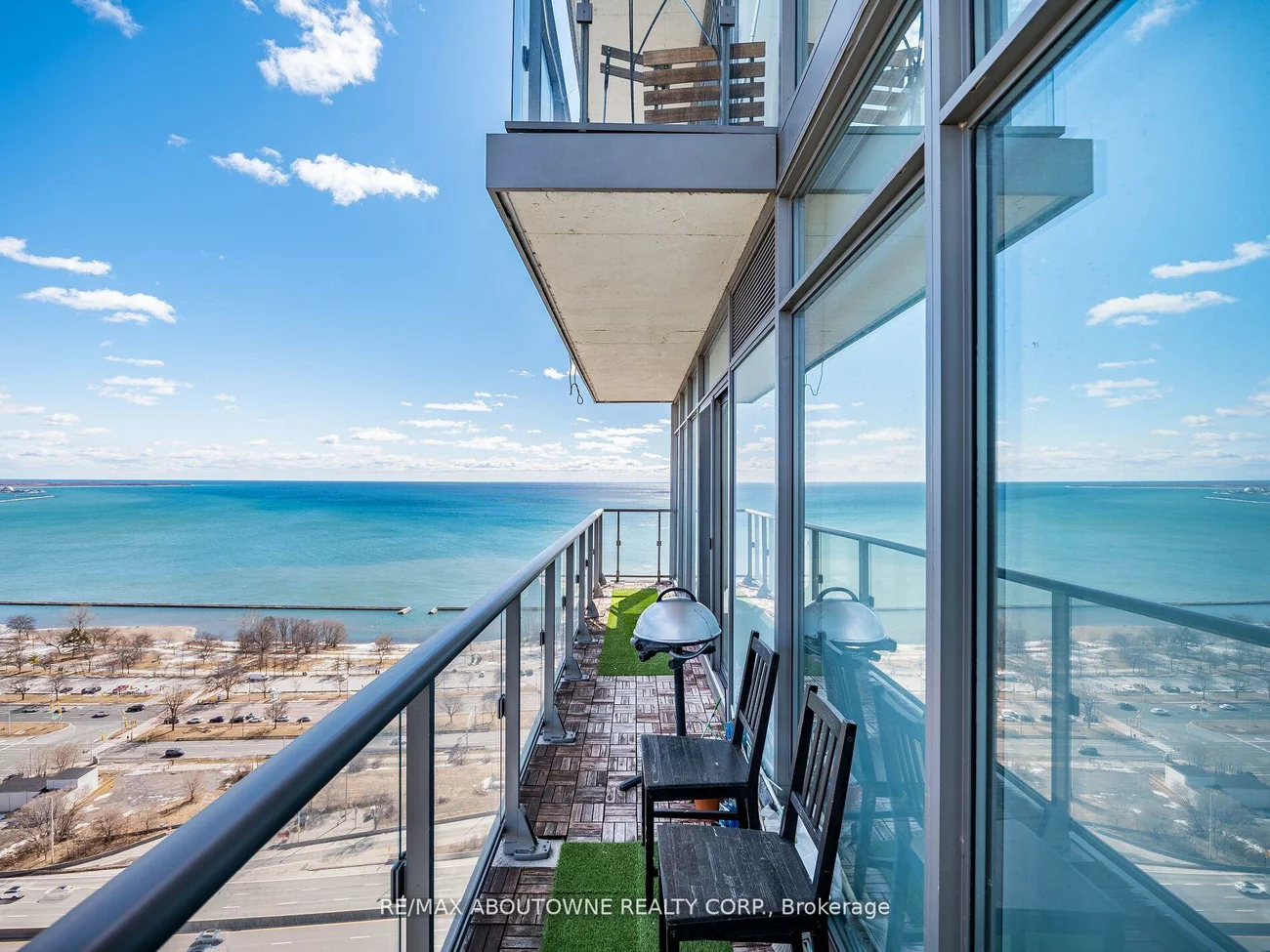105, The Queensway, High Park-Swansea, Toronto