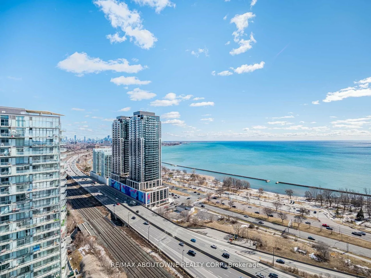 105, The Queensway, High Park-Swansea, Toronto