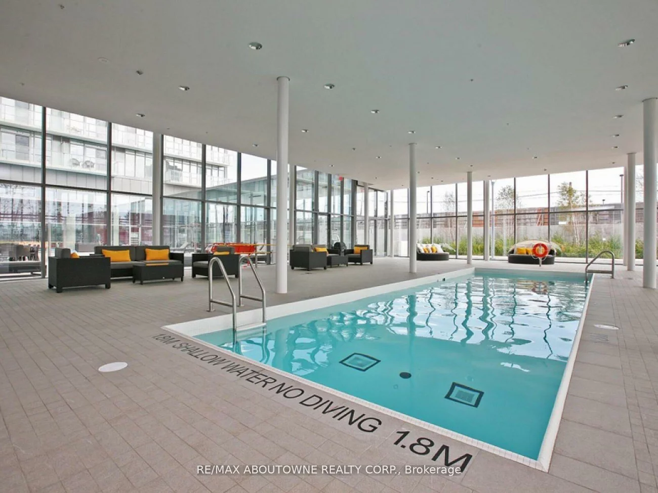 105, The Queensway, High Park-Swansea, Toronto