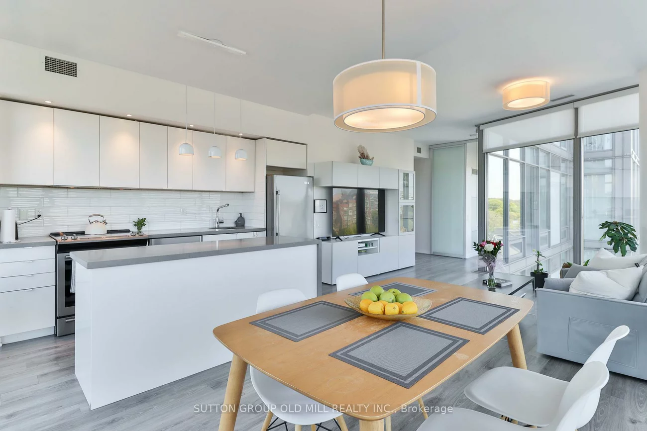 103, The Queensway, High Park-Swansea, Toronto