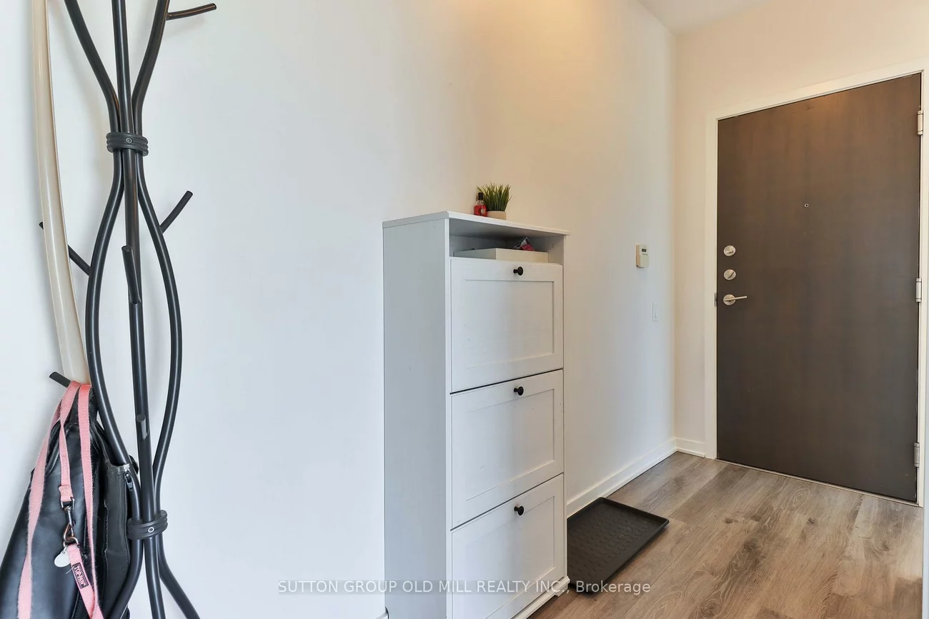 103, The Queensway, High Park-Swansea, Toronto