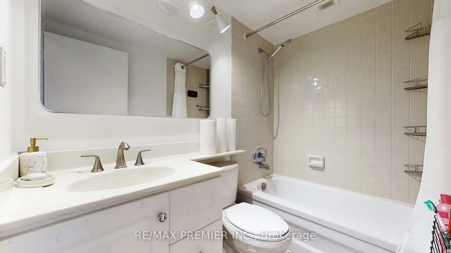 270, Scarlett, Rockcliffe-Smythe, Toronto