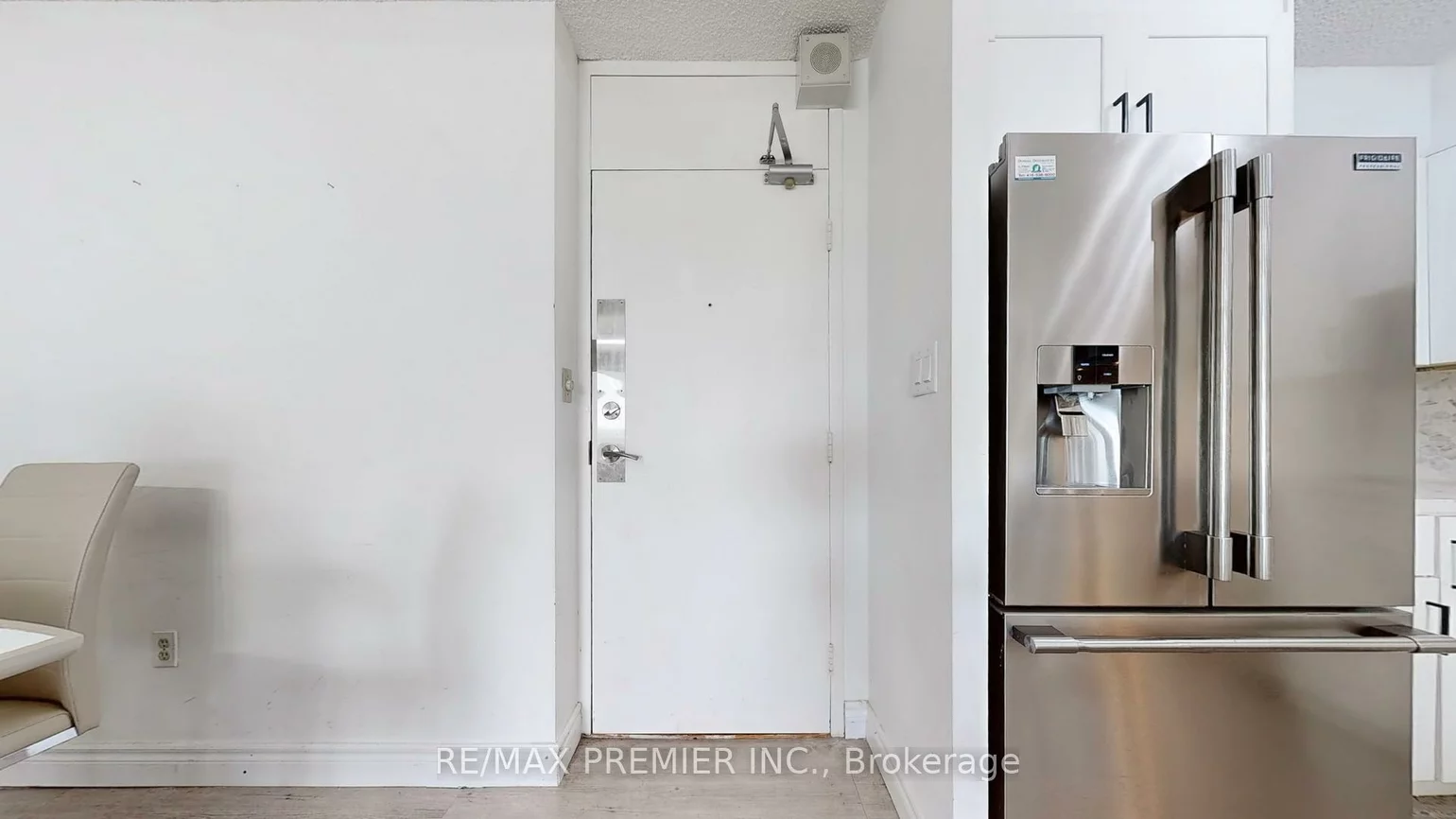 270, Scarlett, Rockcliffe-Smythe, Toronto