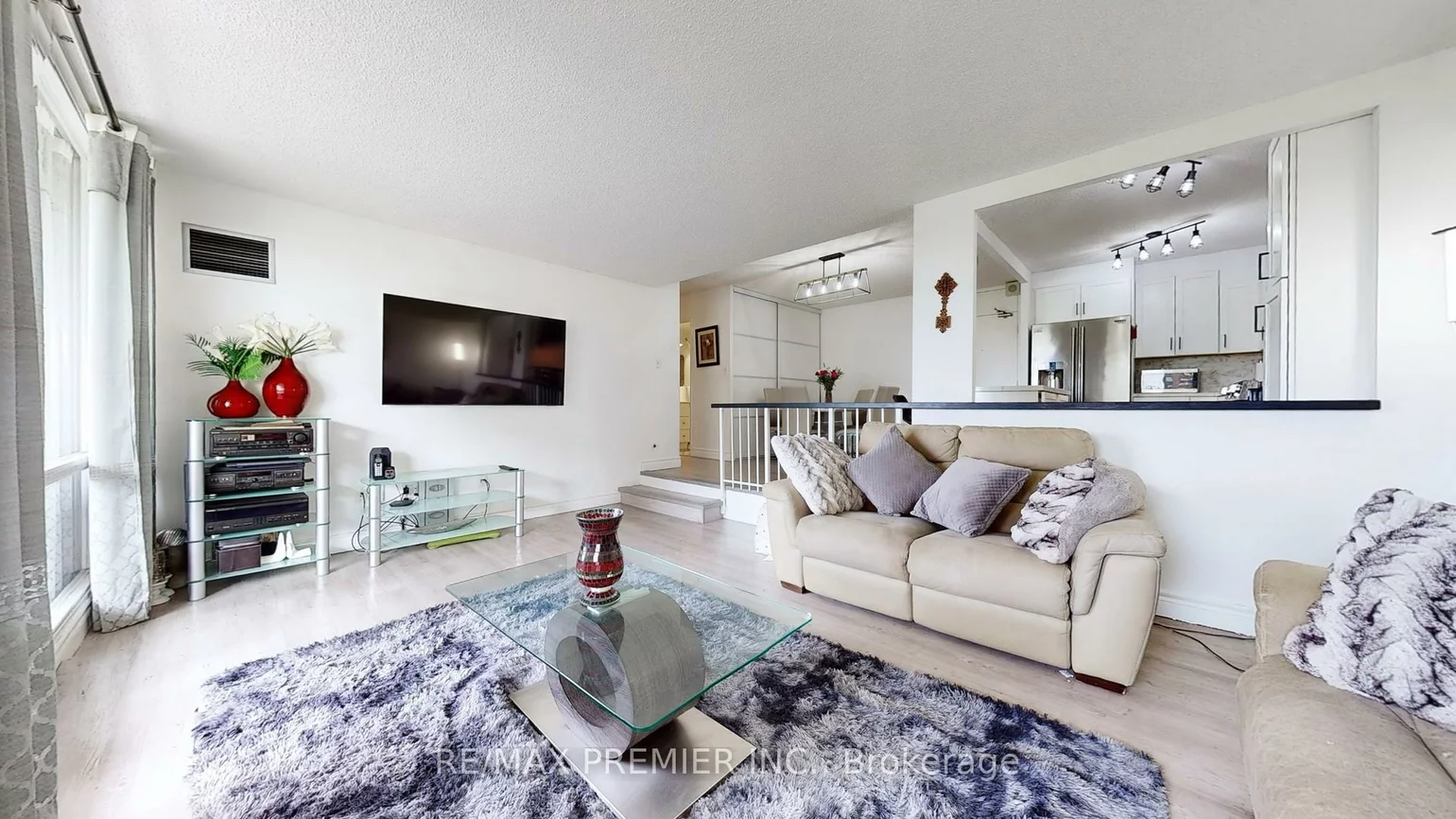 270, Scarlett, Rockcliffe-Smythe, Toronto
