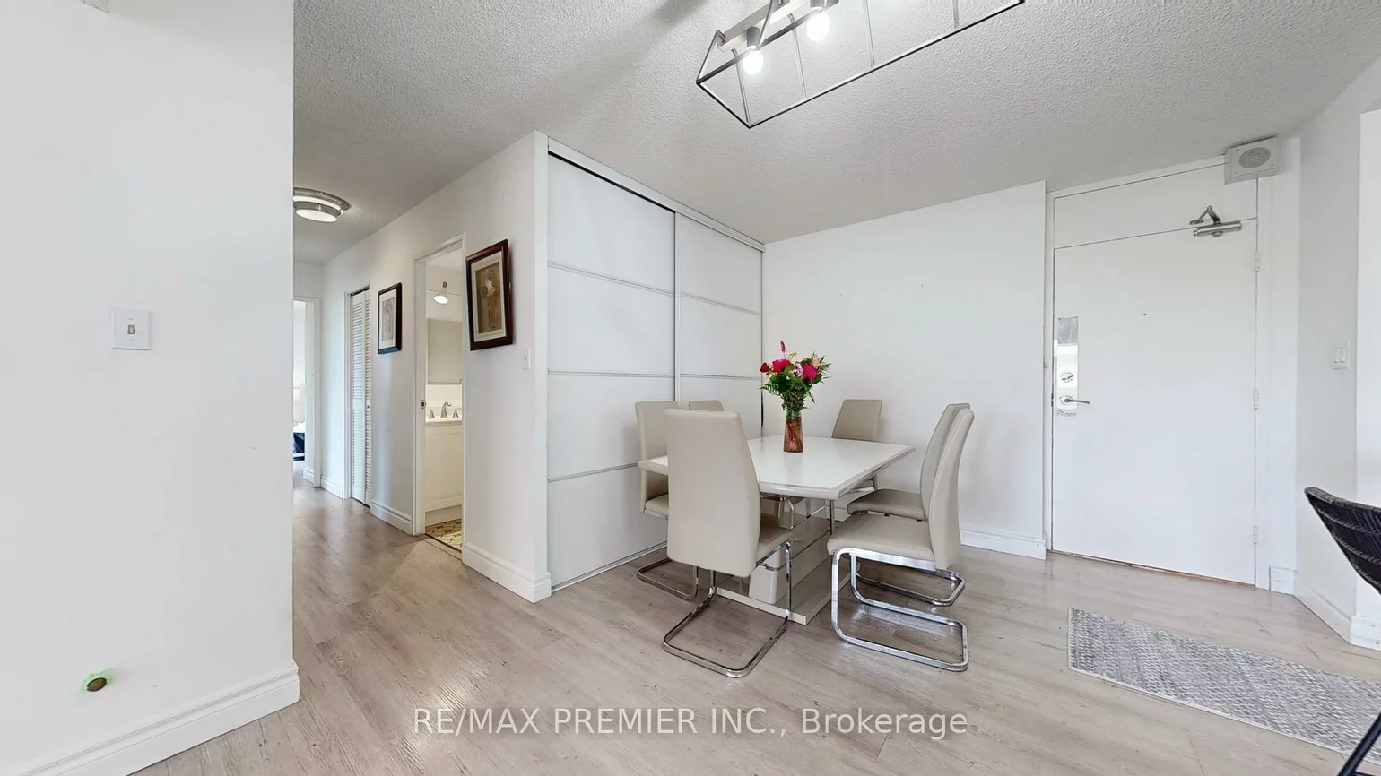 270, Scarlett, Rockcliffe-Smythe, Toronto