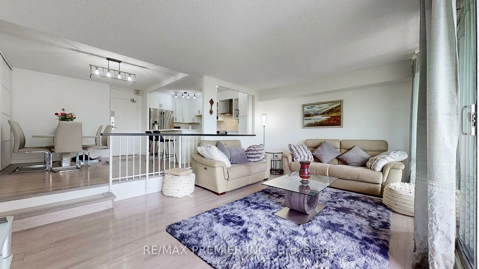 270, Scarlett, Rockcliffe-Smythe, Toronto