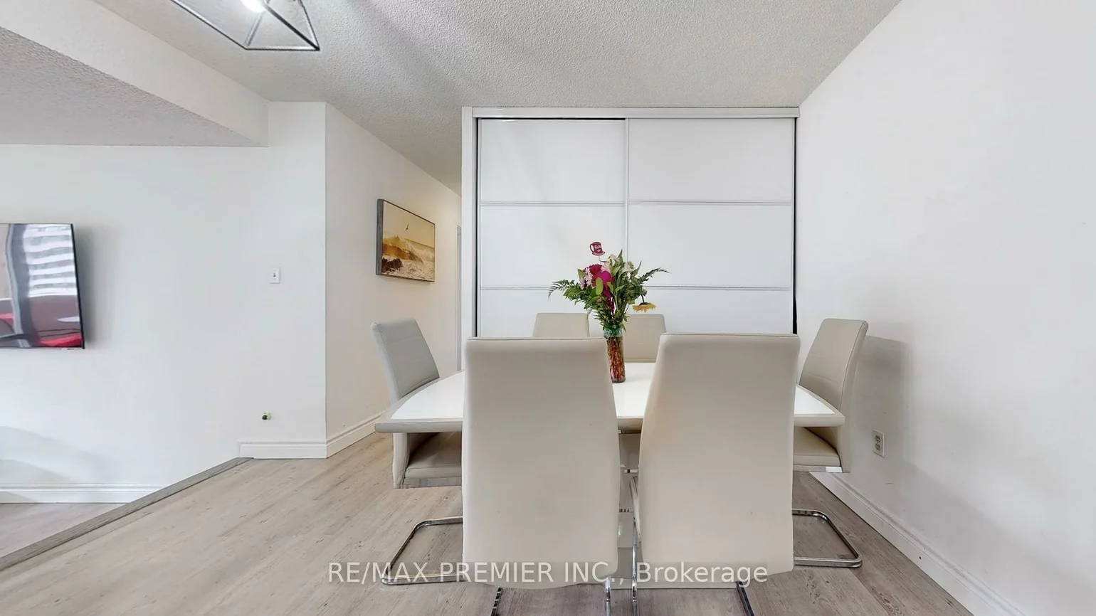 270, Scarlett, Rockcliffe-Smythe, Toronto