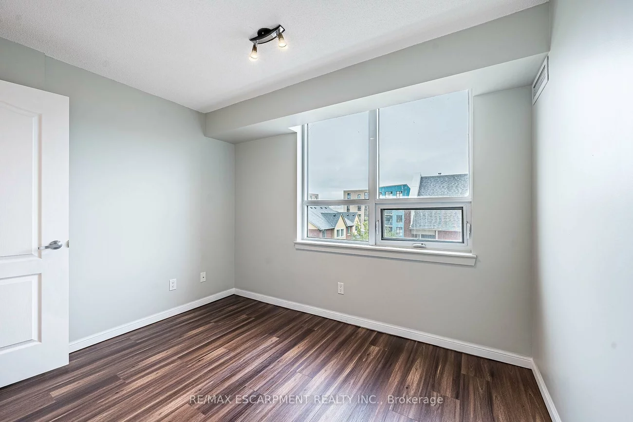 4, Elsinore, New Toronto, Toronto