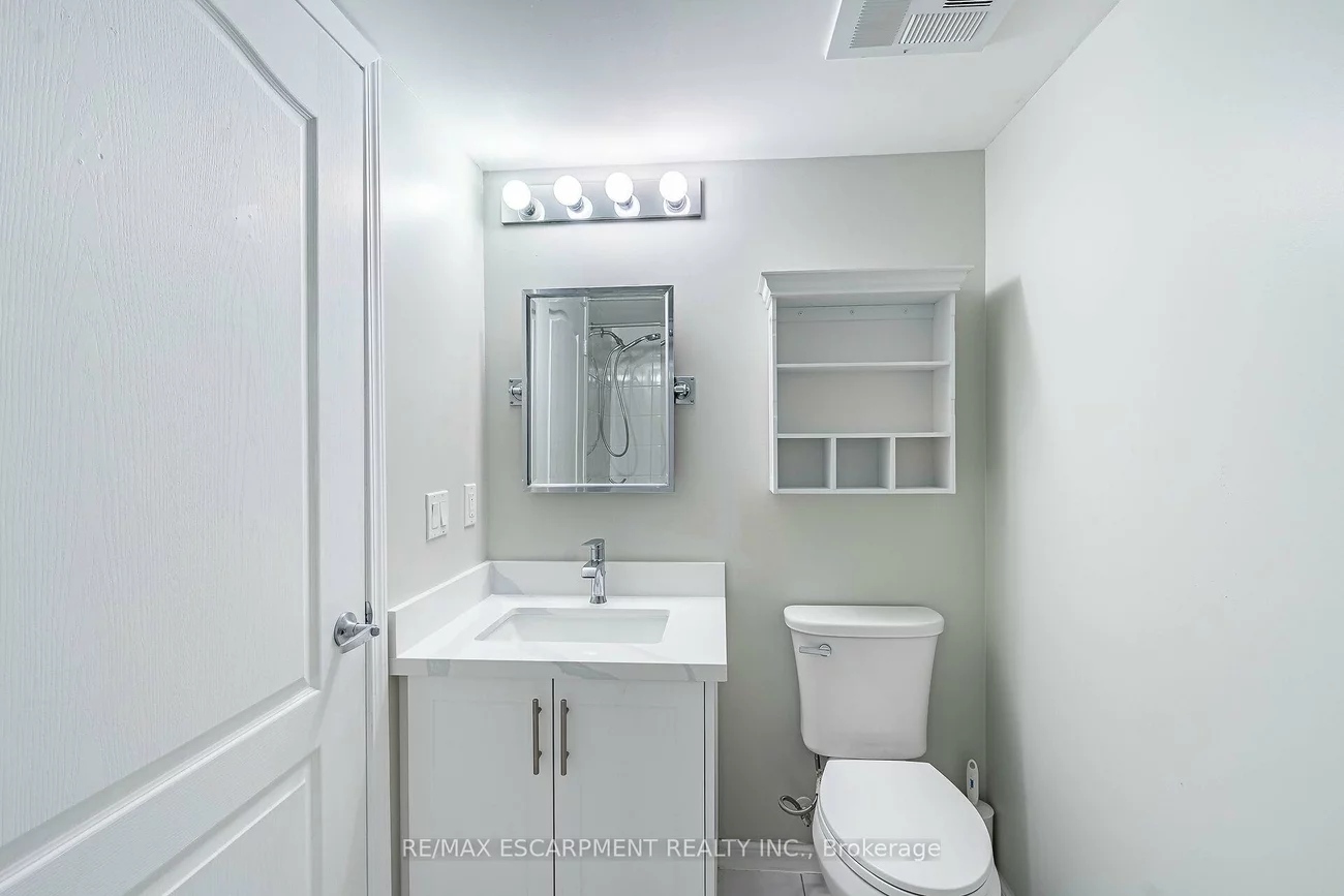 4, Elsinore, New Toronto, Toronto