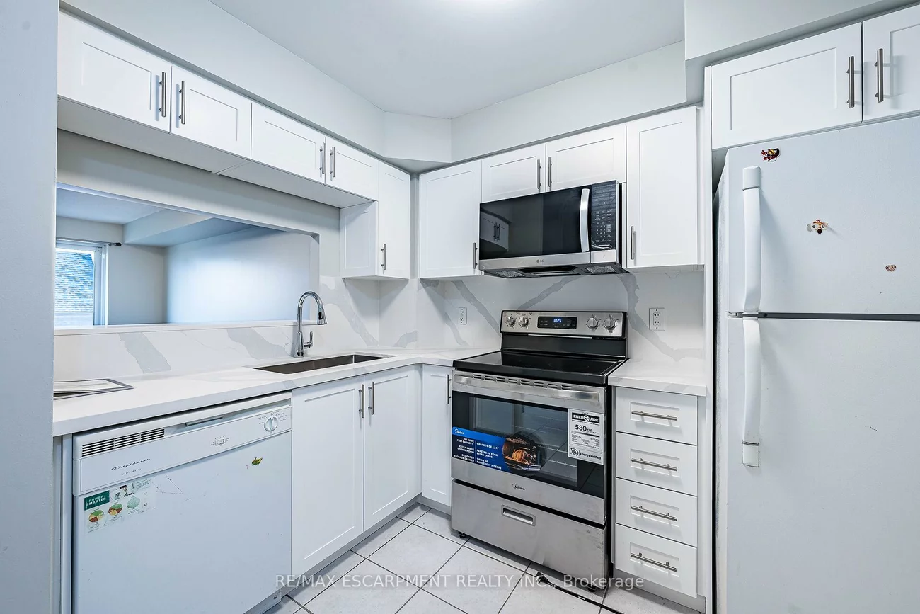 4, Elsinore, New Toronto, Toronto