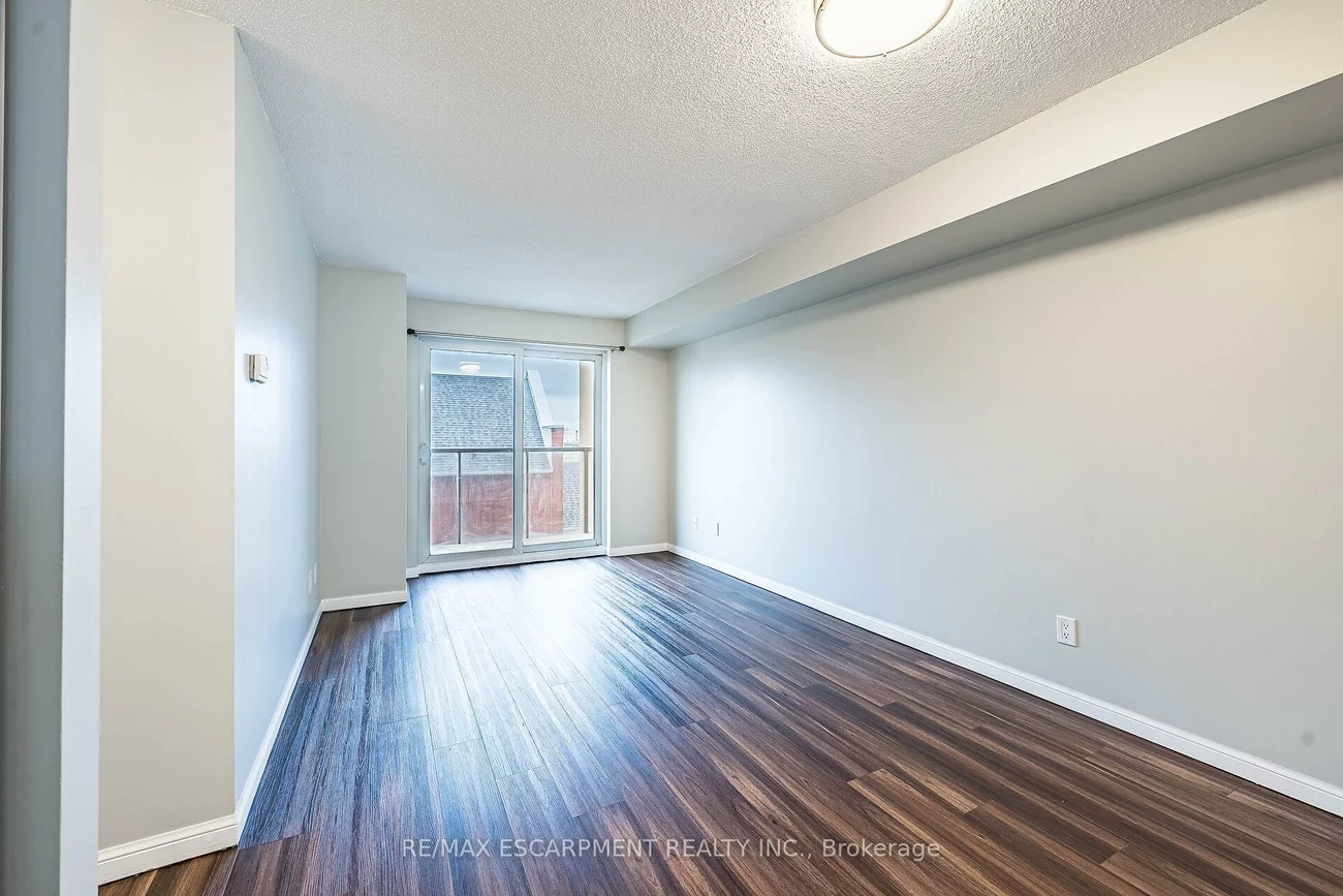4, Elsinore, New Toronto, Toronto