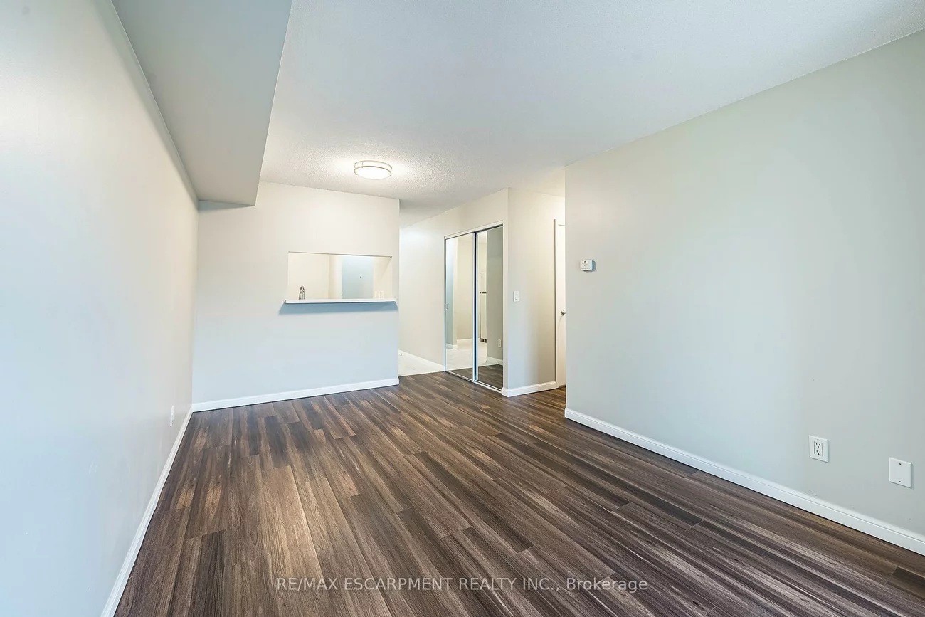 4, Elsinore, New Toronto, Toronto