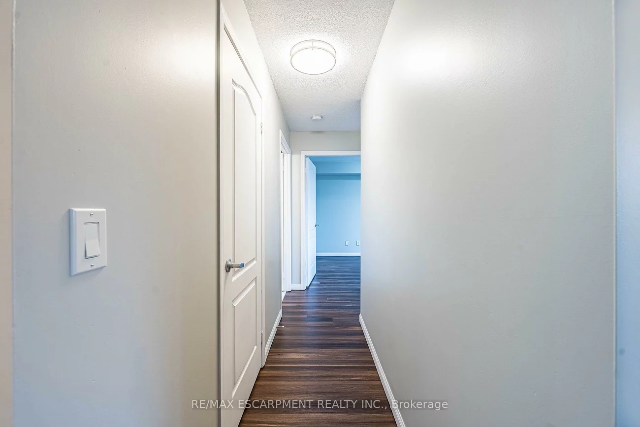 4, Elsinore, New Toronto, Toronto