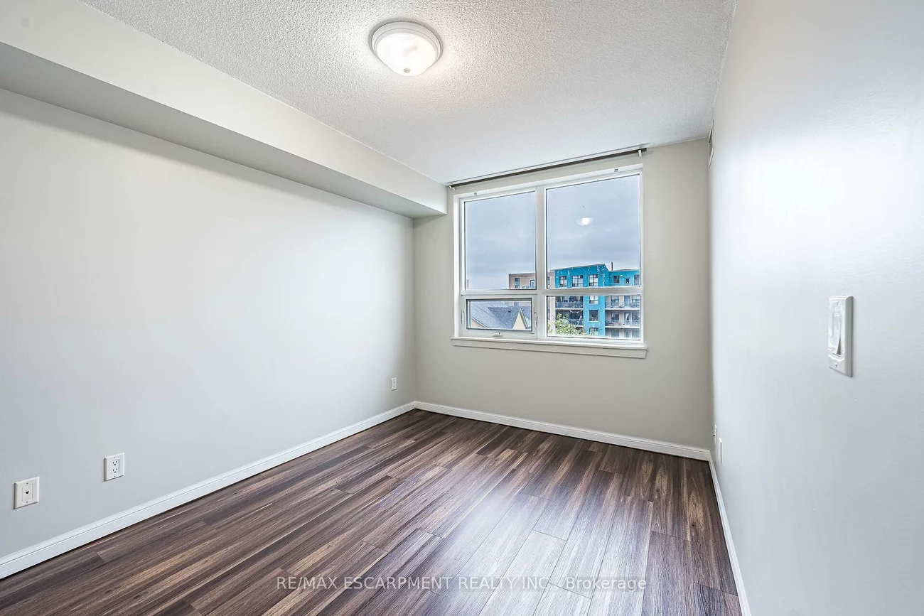 4, Elsinore, New Toronto, Toronto