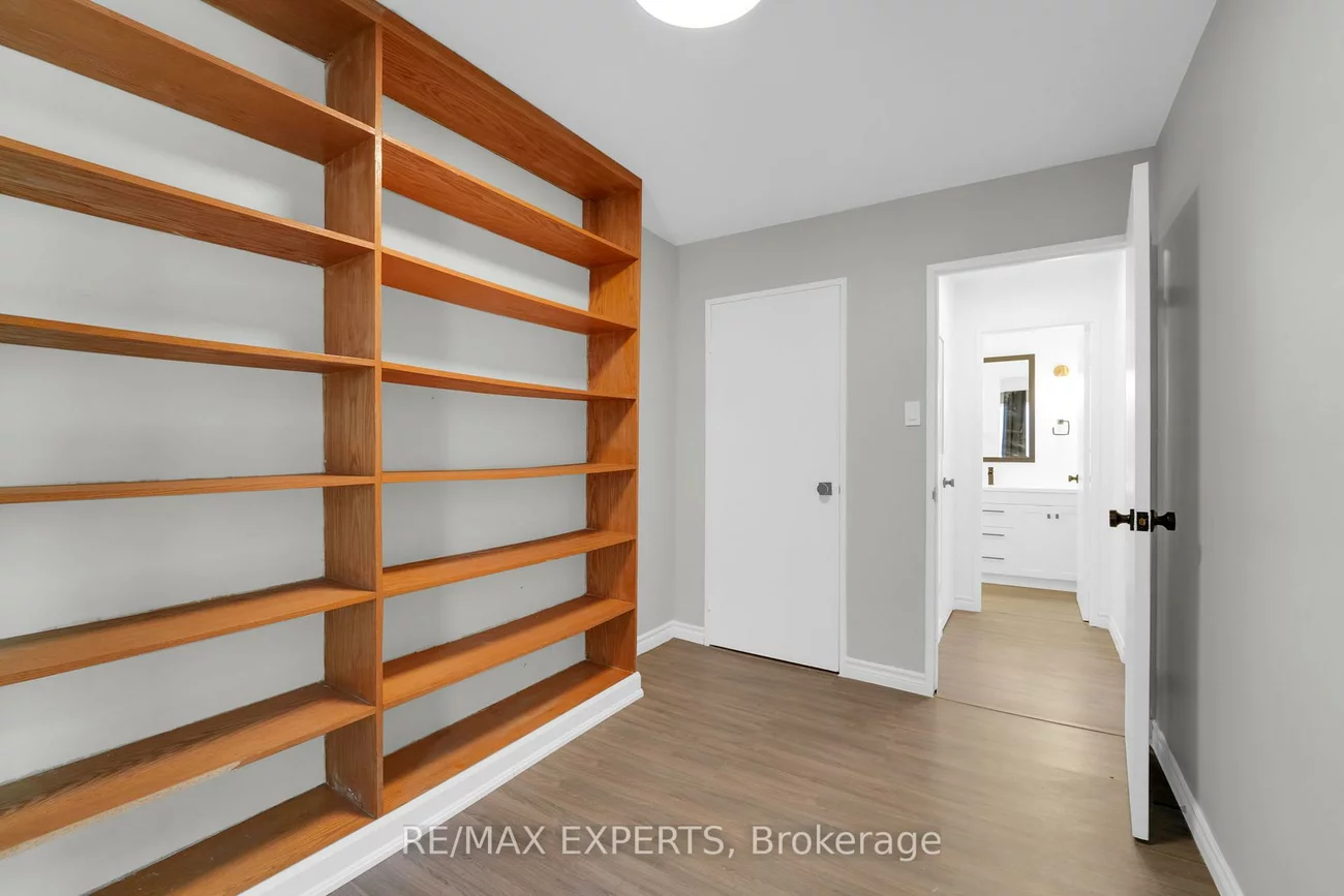 7, Four Winds, York University Heights, Toronto