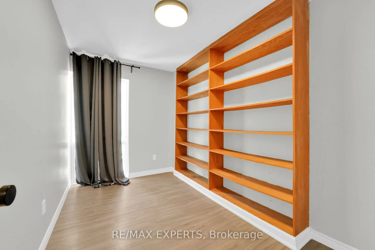 7, Four Winds, York University Heights, Toronto