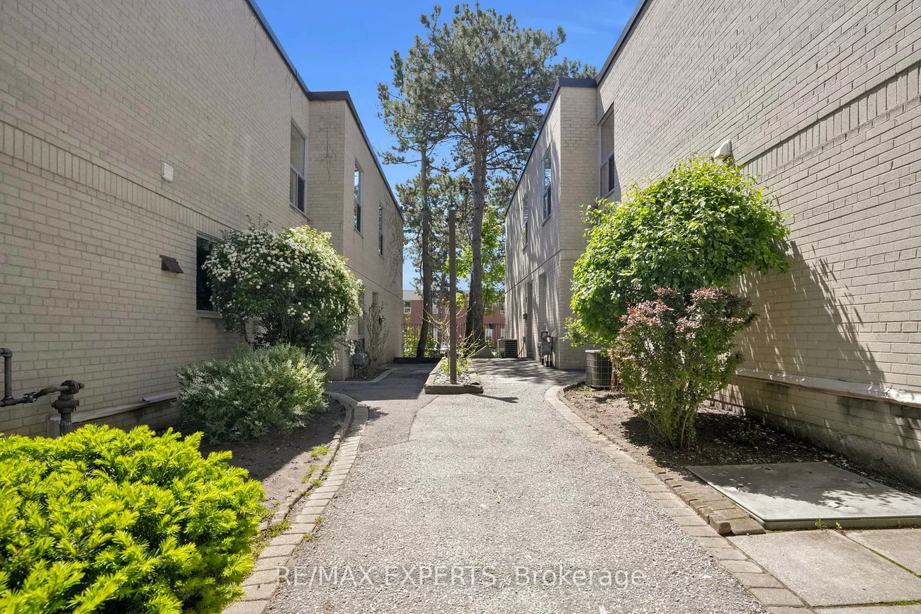 7, Four Winds, York University Heights, Toronto