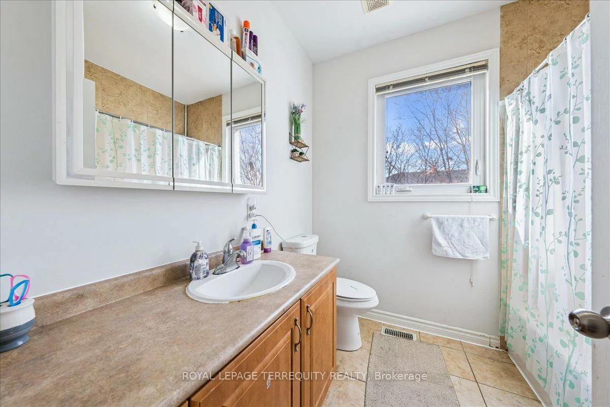 15, Sousa Mendes, Dovercourt-Wallace Emerson-Junction, Toronto