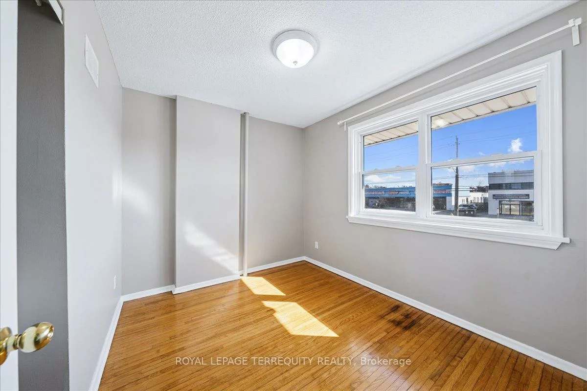 15, Sousa Mendes, Dovercourt-Wallace Emerson-Junction, Toronto