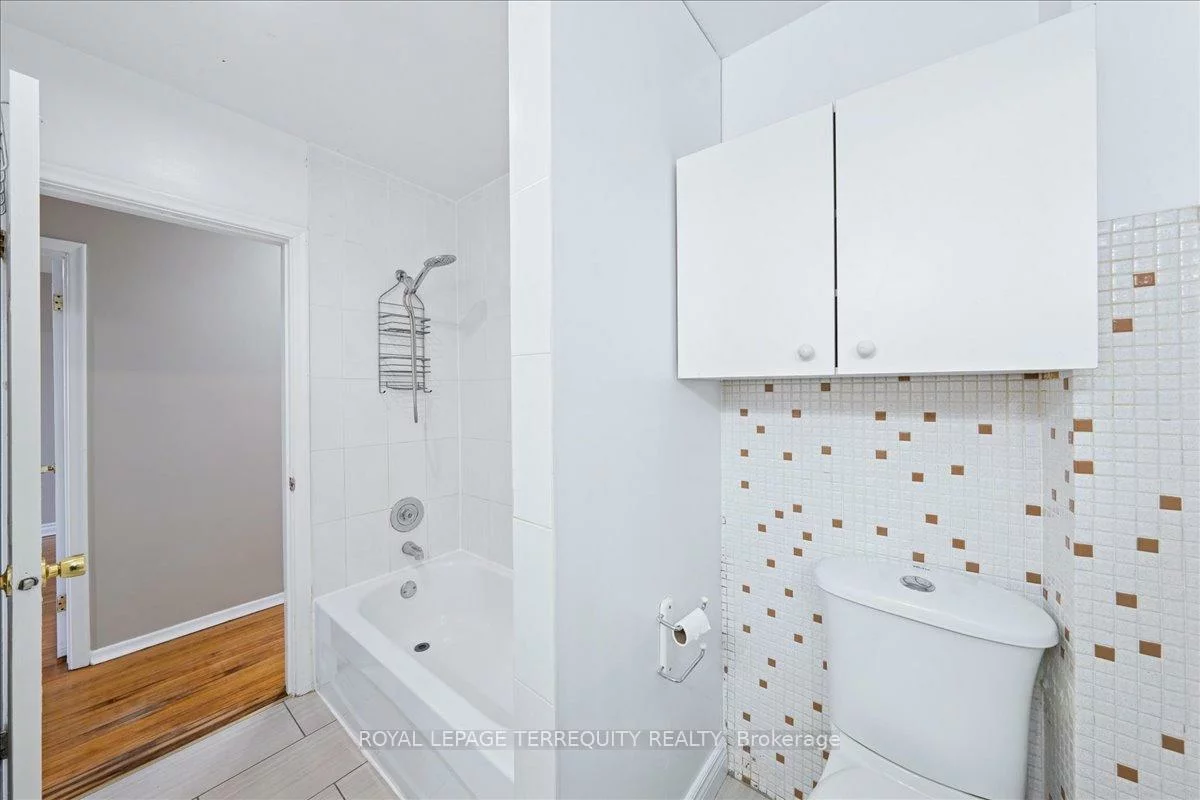 15, Sousa Mendes, Dovercourt-Wallace Emerson-Junction, Toronto