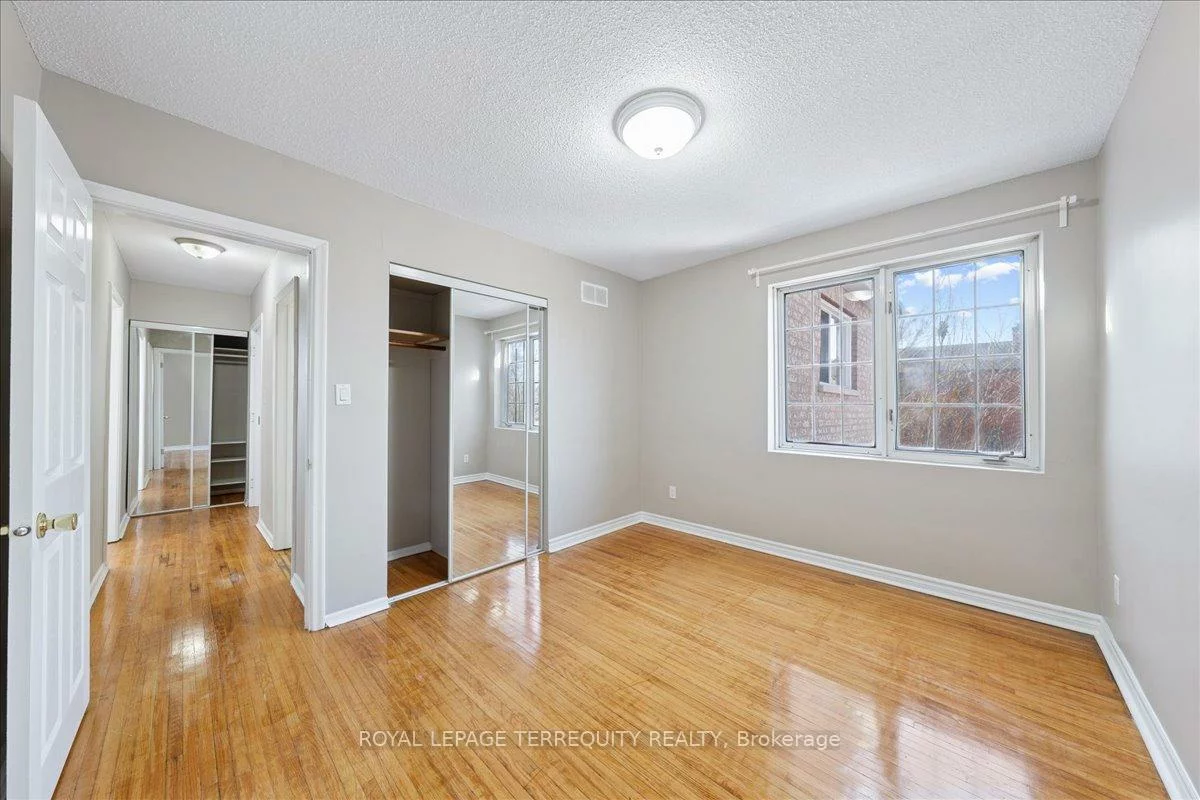 15, Sousa Mendes, Dovercourt-Wallace Emerson-Junction, Toronto