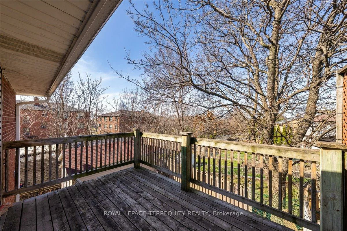 15, Sousa Mendes, Dovercourt-Wallace Emerson-Junction, Toronto