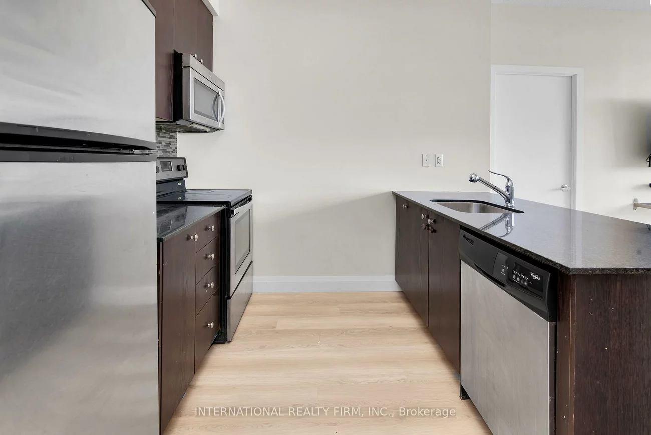 5101, Dundas, Islington-City Centre West, Toronto