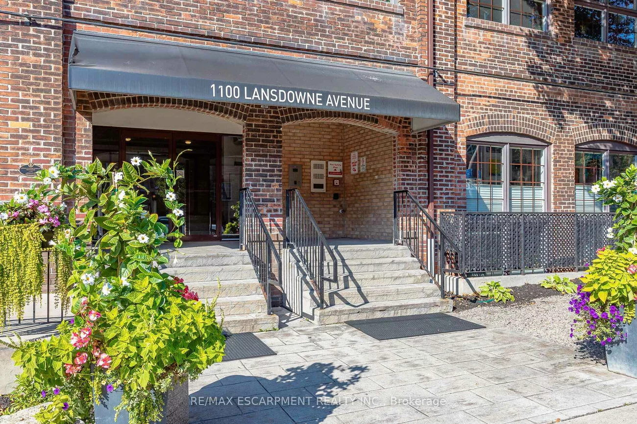 1100, Lansdowne, Dovercourt-Wallace Emerson-Junction, Toronto
