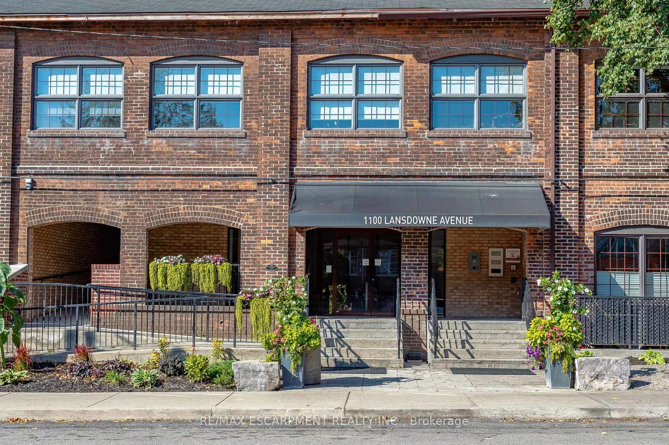 1100, Lansdowne, Dovercourt-Wallace Emerson-Junction, Toronto