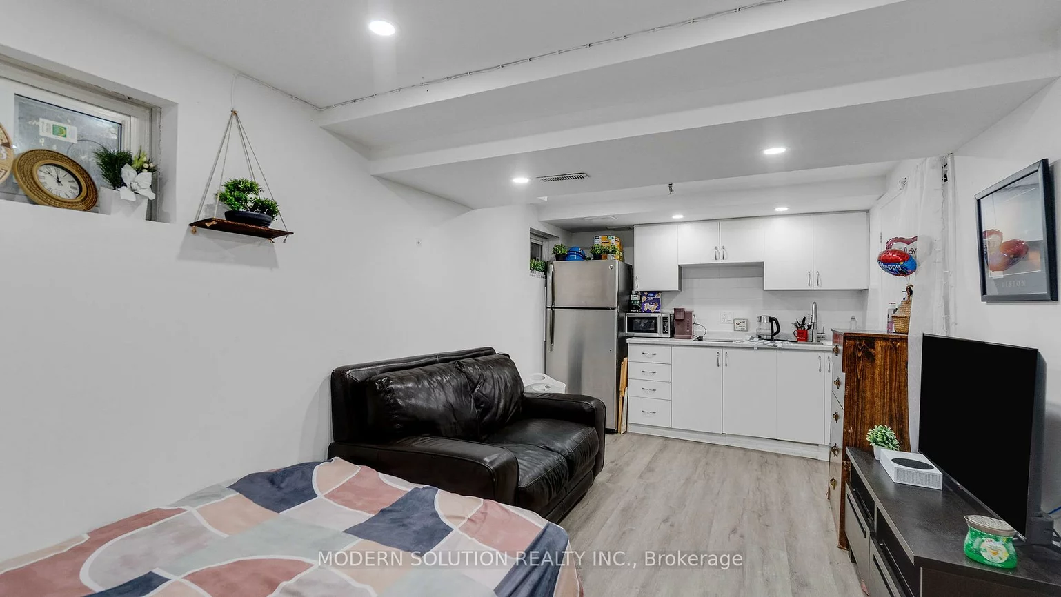 1559, Albion, Mount Olive-Silverstone-Jamestown, Toronto