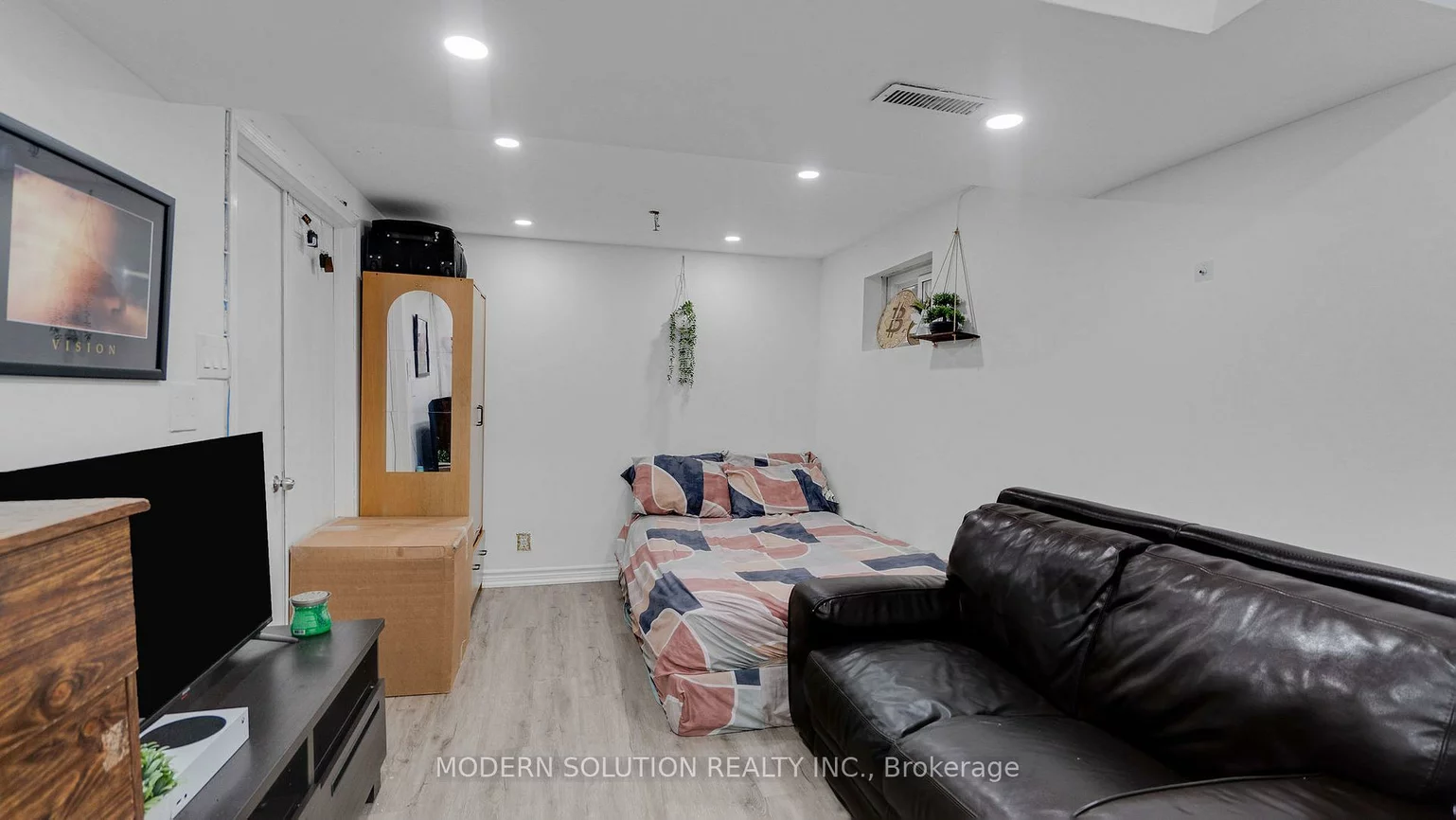 1559, Albion, Mount Olive-Silverstone-Jamestown, Toronto