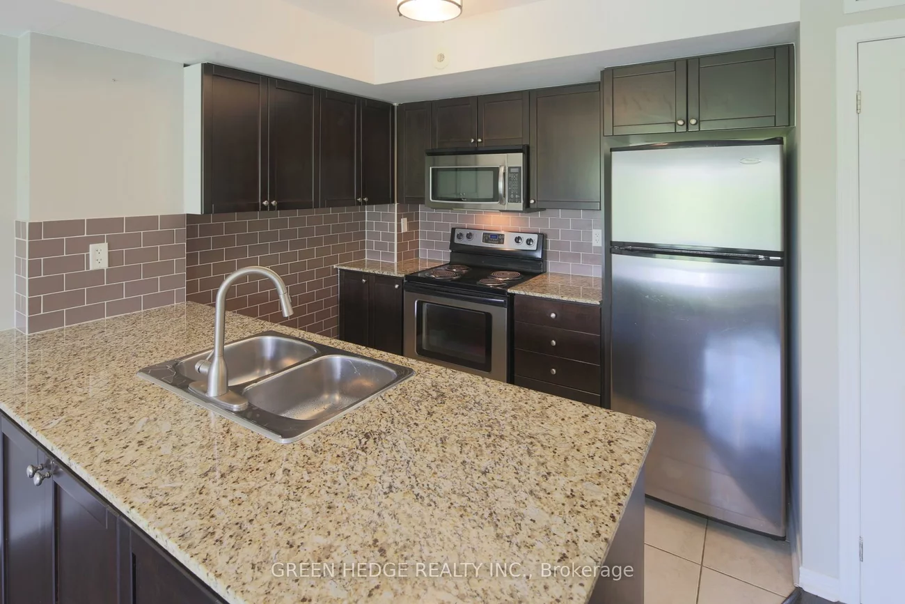 20, Elsie, Dovercourt-Wallace Emerson-Junction, Toronto