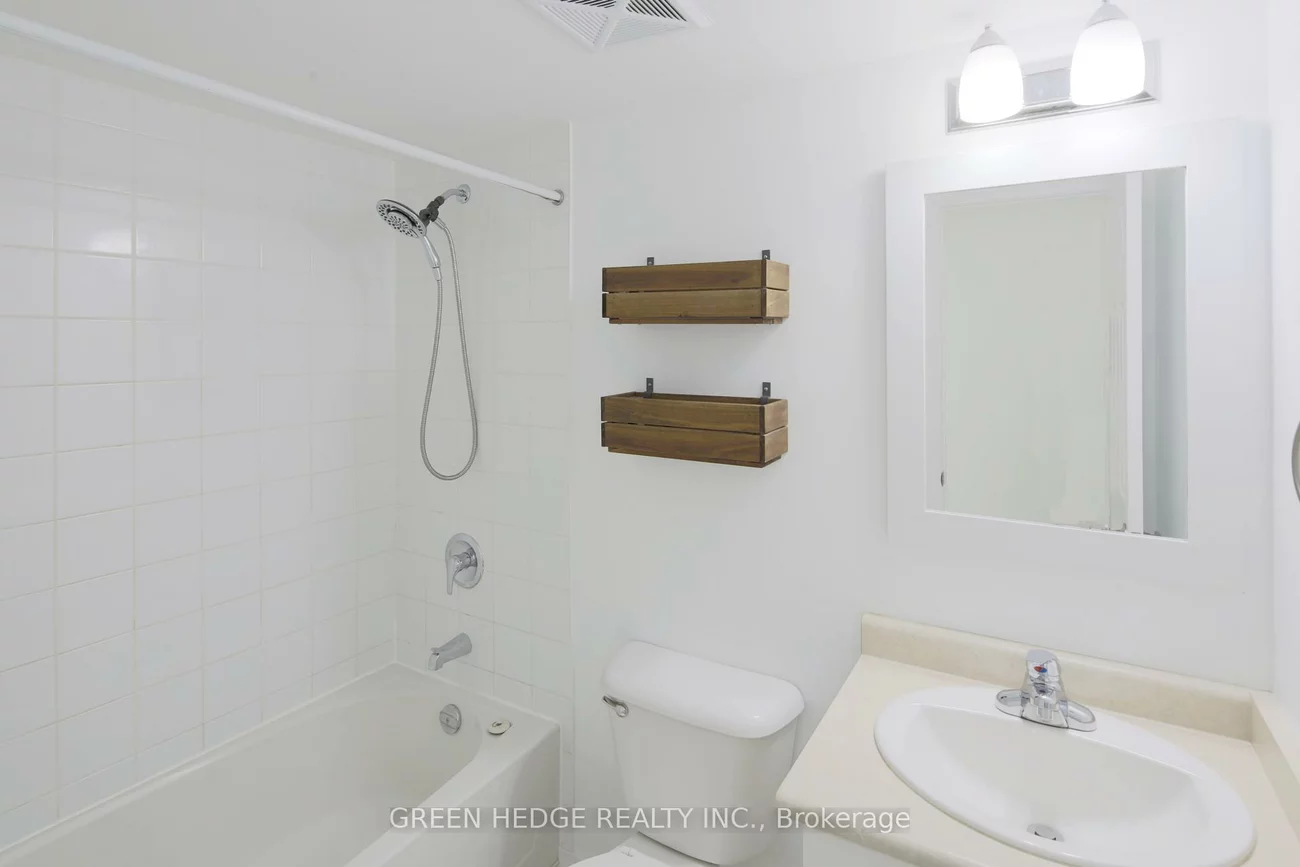 20, Elsie, Dovercourt-Wallace Emerson-Junction, Toronto
