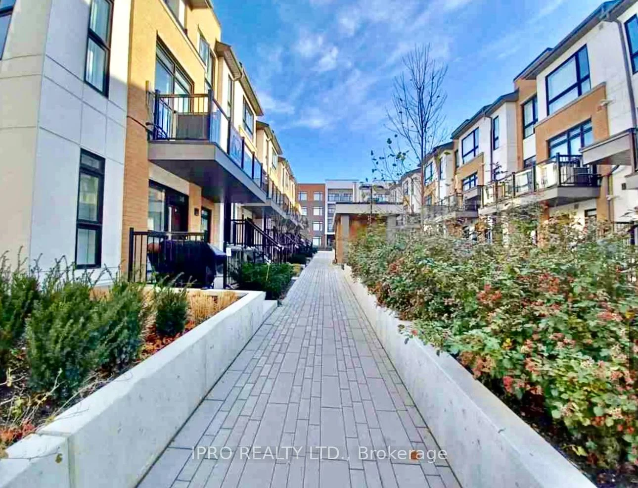 150, Canon Jackson, Brookhaven-Amesbury, Toronto