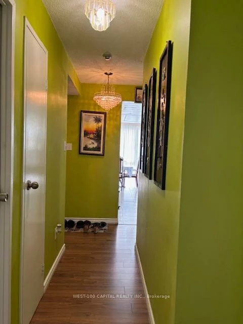 21, Markbrook, Mount Olive-Silverstone-Jamestown, Toronto