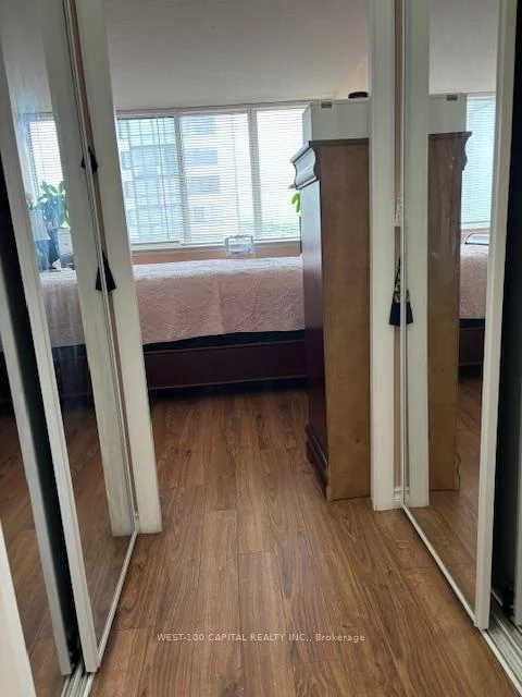 21, Markbrook, Mount Olive-Silverstone-Jamestown, Toronto