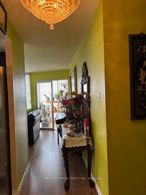 21, Markbrook, Mount Olive-Silverstone-Jamestown, Toronto