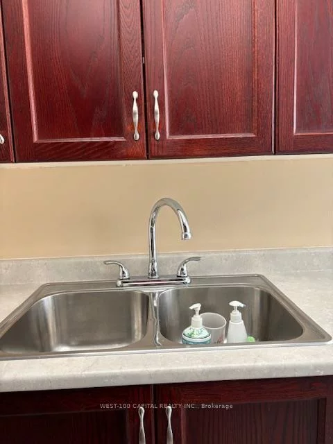 21, Markbrook, Mount Olive-Silverstone-Jamestown, Toronto