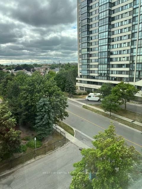 21, Markbrook, Mount Olive-Silverstone-Jamestown, Toronto