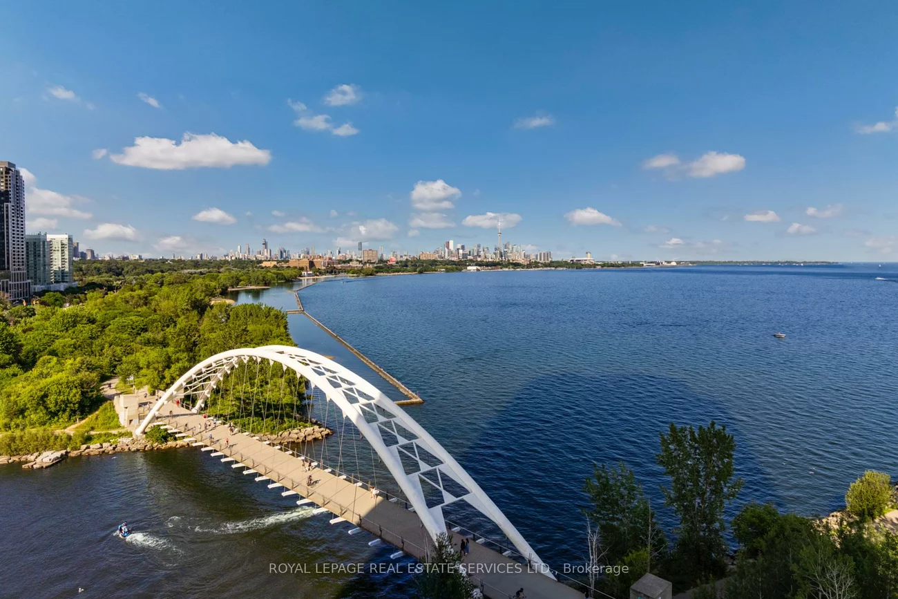 1, Palace Pier, Mimico, Toronto